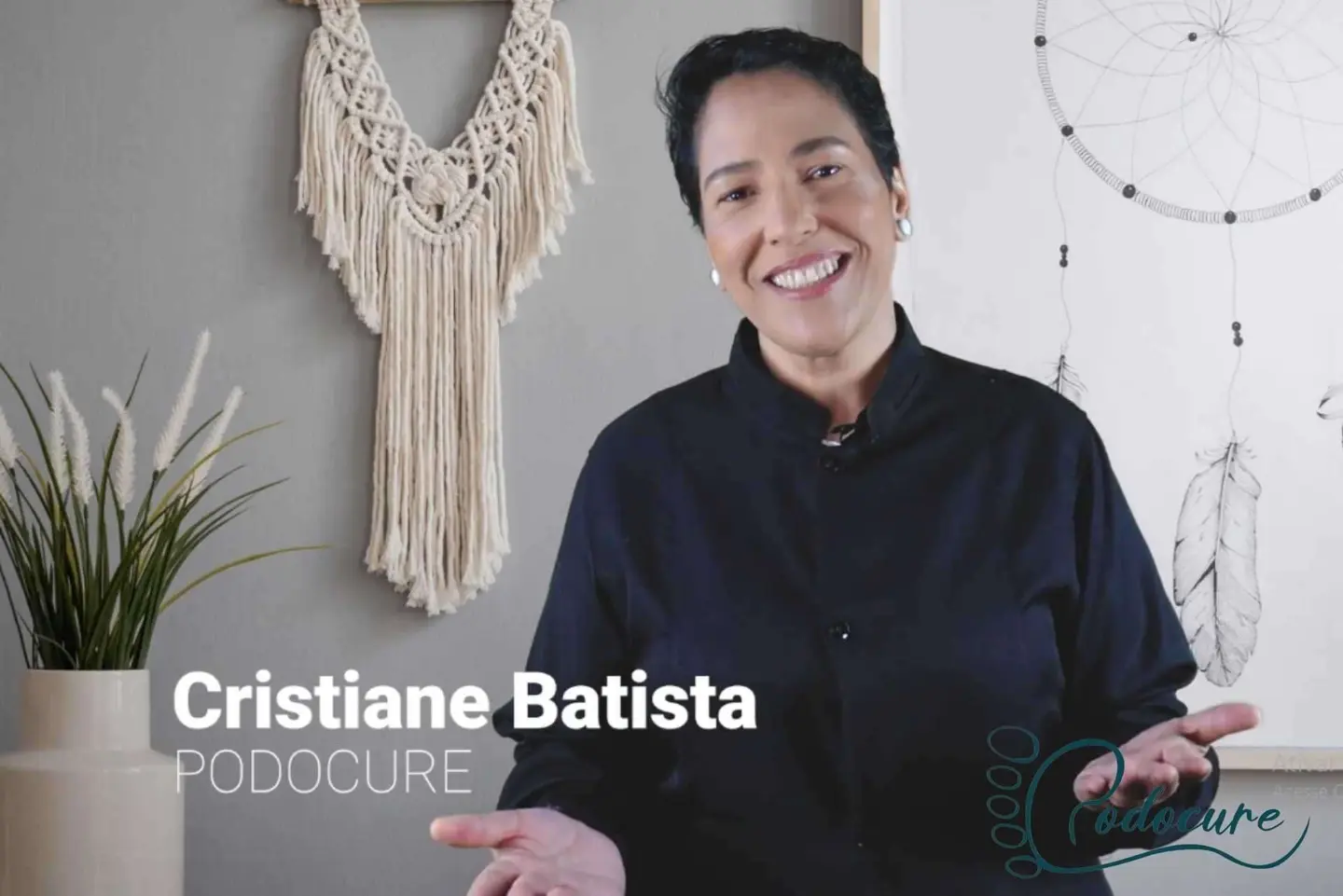 Cristiane Batista apresentando o módulo de introdução
