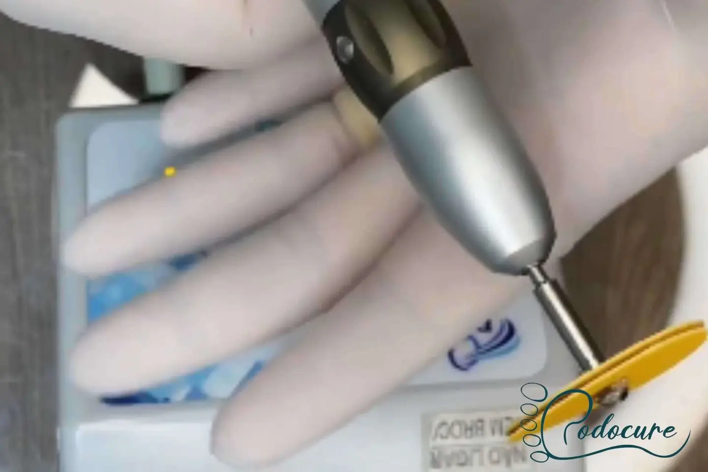 Micromotor e instrumentais do módulo de materiais